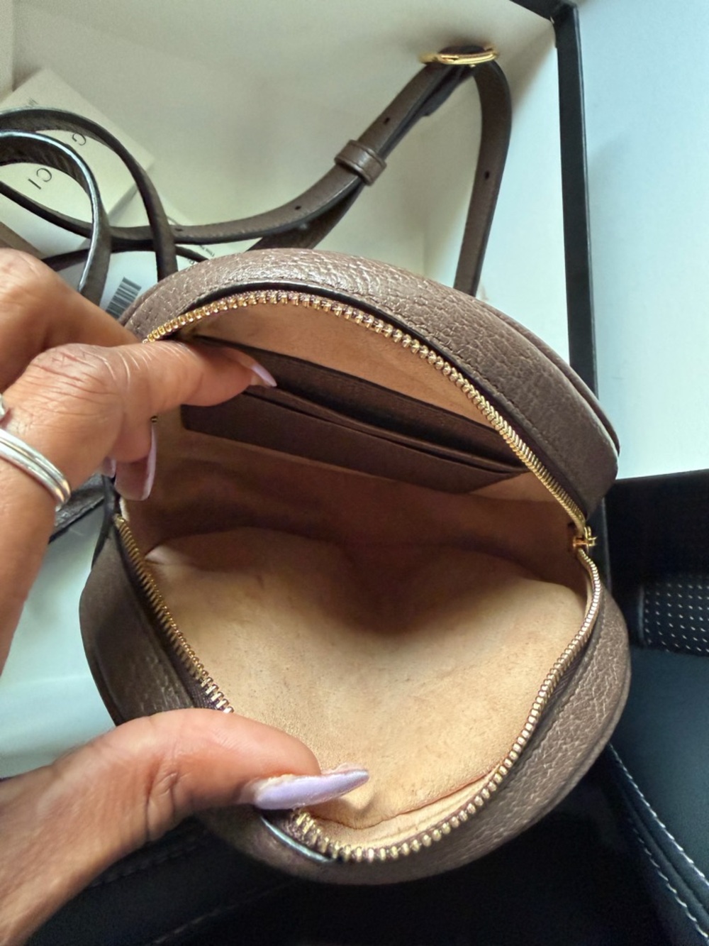 Gucci Beige GG Canvas Round Crossbody with Green and Red Web - Picture 3 of 5